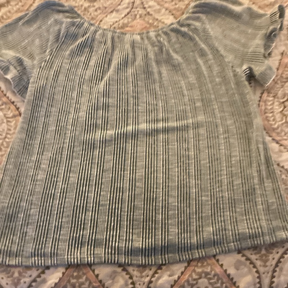 Top - Picture 2 of 3